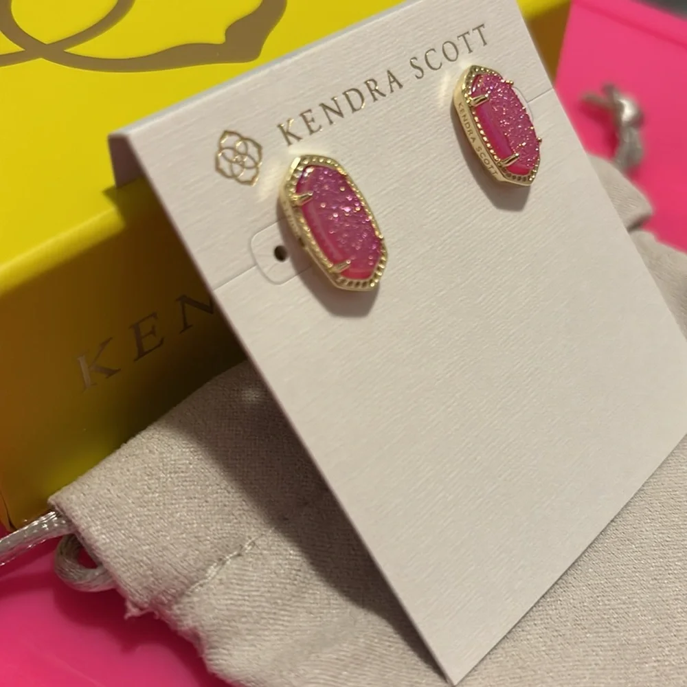 ✨1HR SALE✨ NWT Kendra Scott Ellie Earrings Hot Pink Drusy Gold - Picture 3 of 6